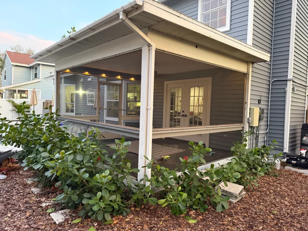 lanai-screening-service-in-tampa-professional-screen-enclosure-installation-for-home-patio