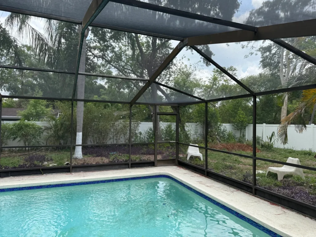 trusted-pool-enclosure-screening-experts-in-tampa